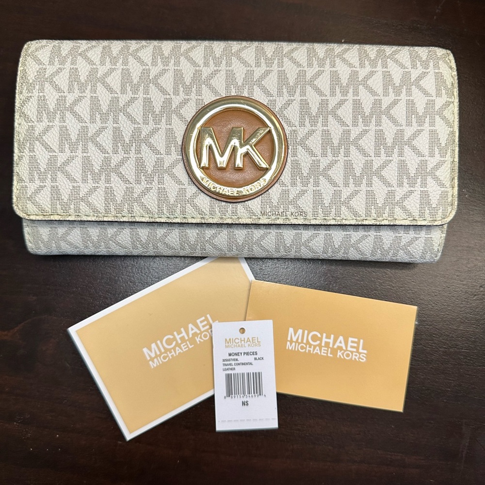 Michael Kors wallet